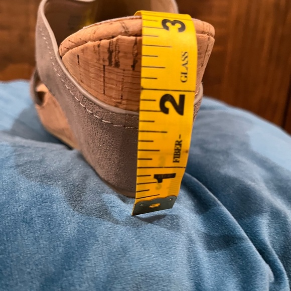 Donald J Pliner Shimmery Silver leather wedges - Picture 5 of 5